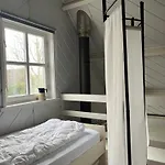 Eilantgeluk Oudesluis (North Holland)