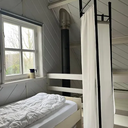 Eilantgeluk Oudesluis (North Holland)